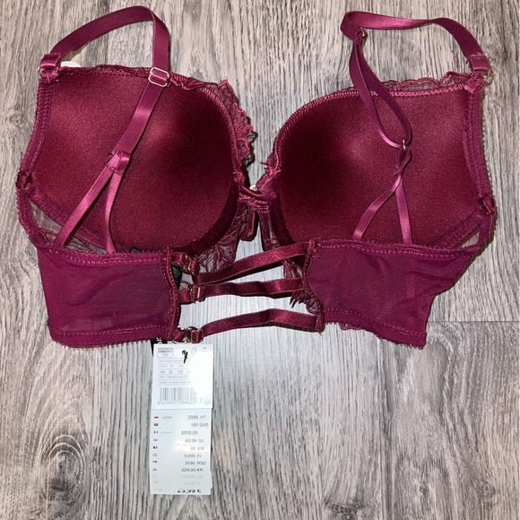 NEW!! Women’s Secret Push-up Bra & Undies Set - Picture 3 of 7